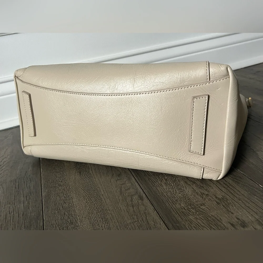 GIVENCHY Medium Antigona Sport Shoulder Bag in Calf Leather Beige NWT
